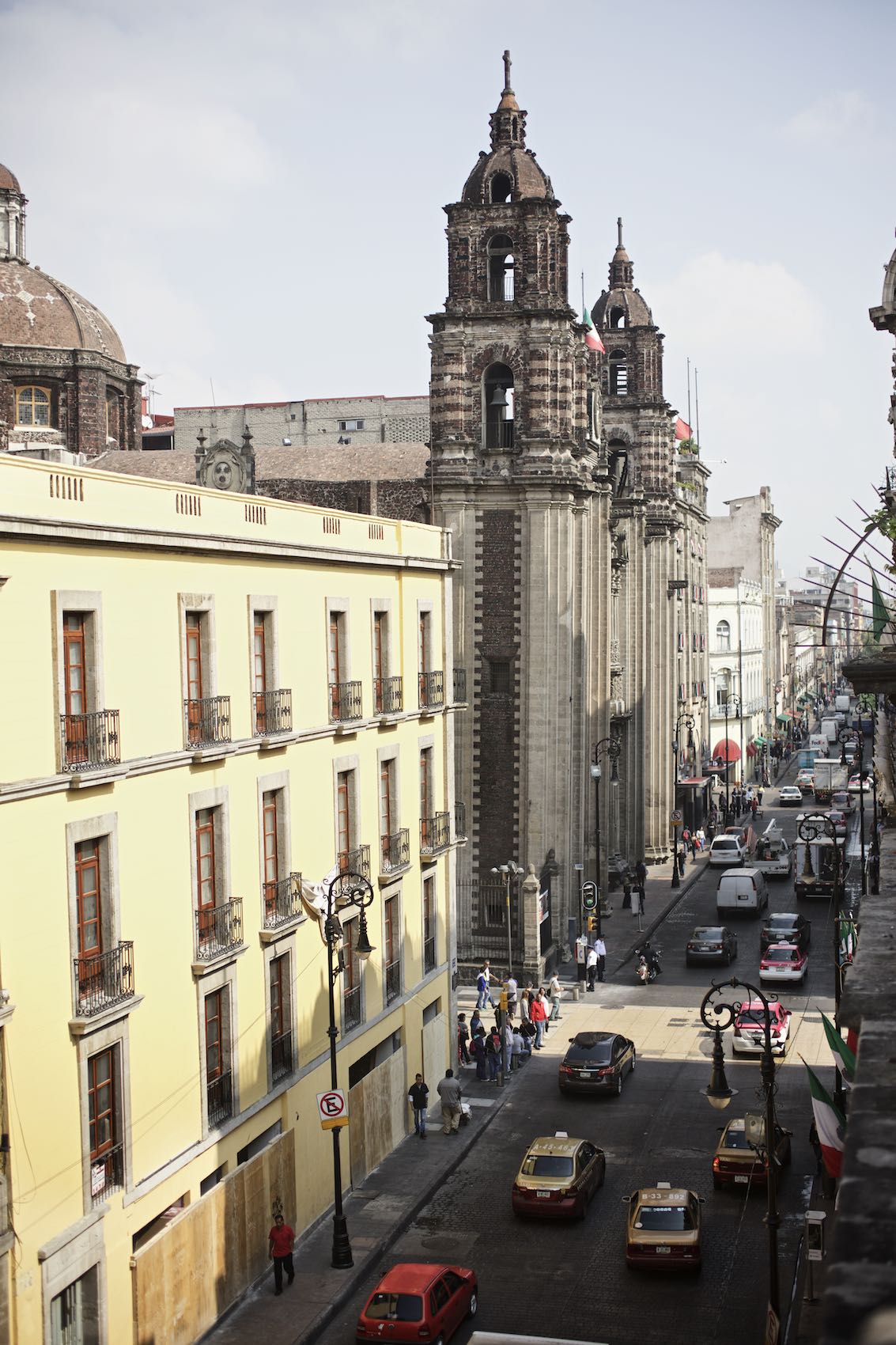 Jody Horton Photography - Mexico City street scene with historic architecture. 