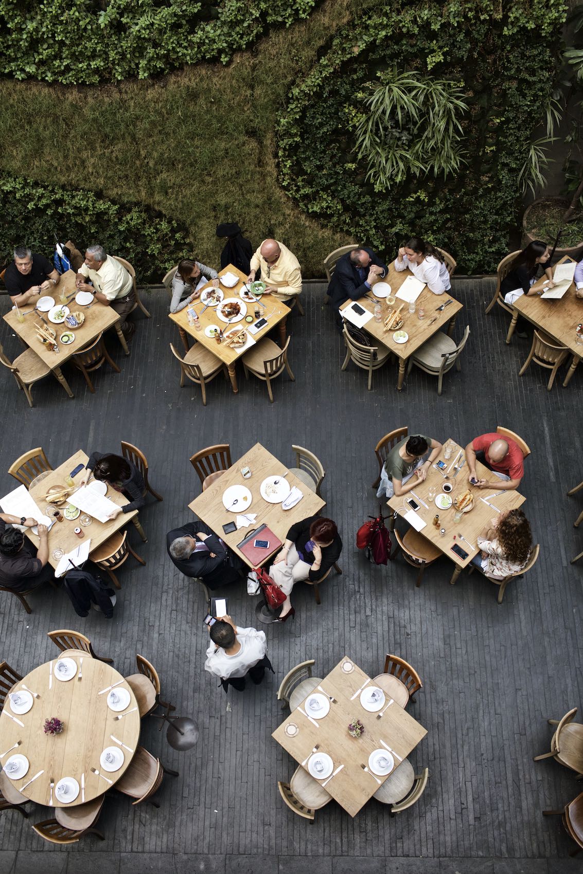 Jody Horton Photography - Guests dining in a restaurant in Mexico City. 