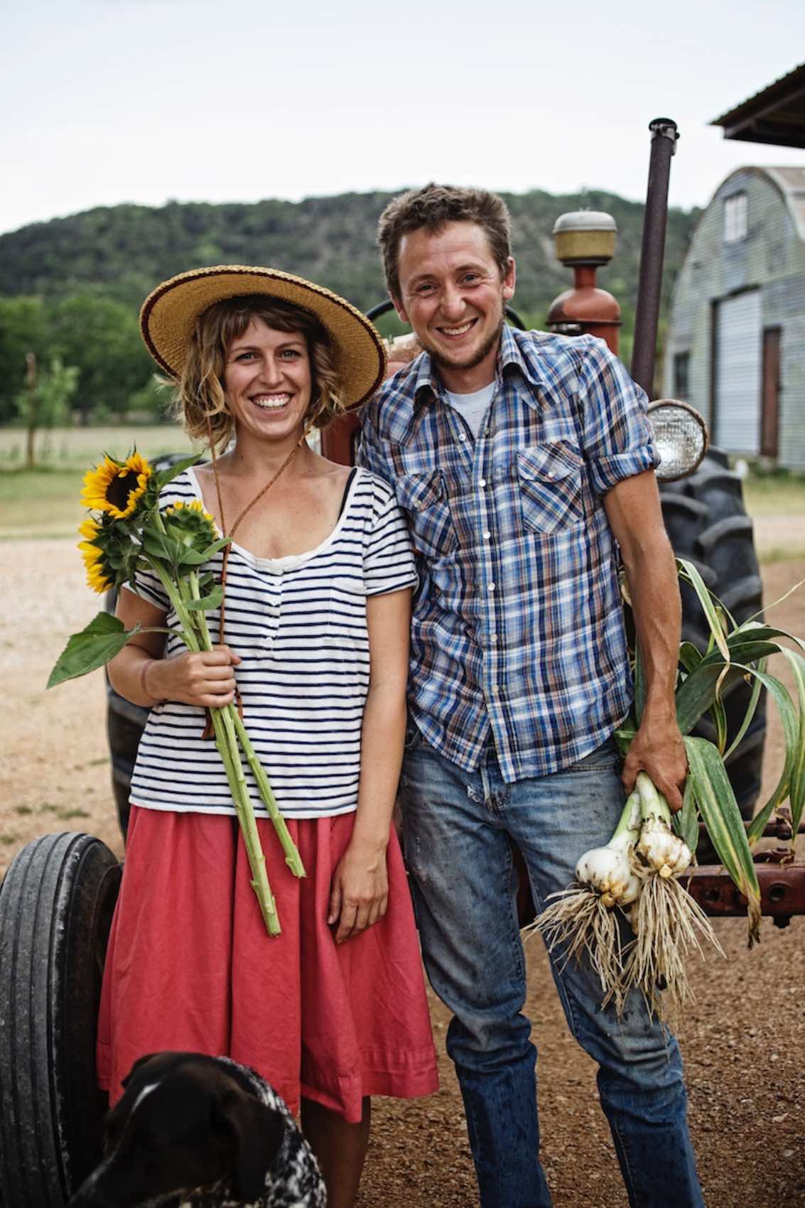 Jody Horton Photography - Farmers pose with sunflowers and green onions. 