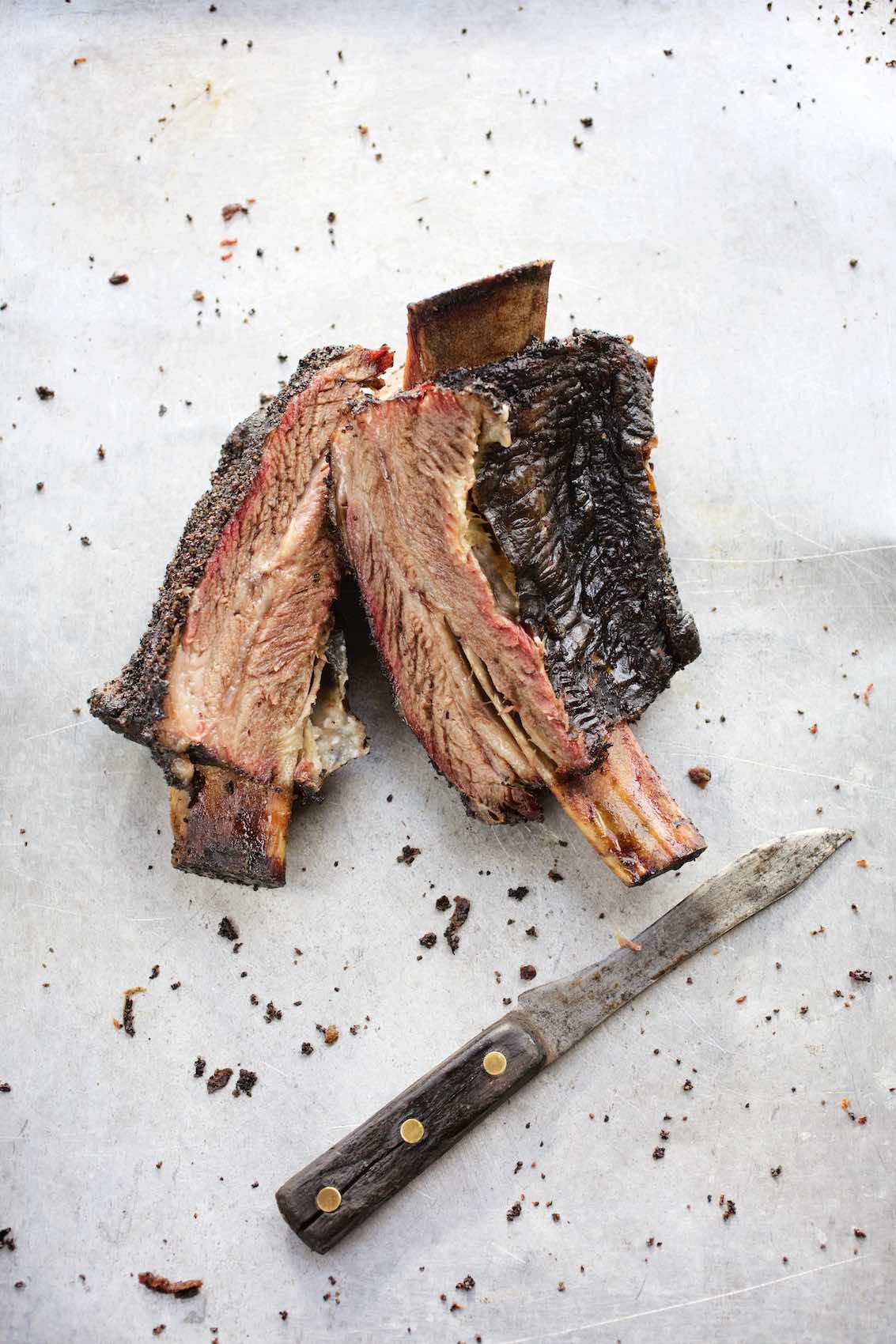 Jody Horton Photography - Sliced barbecue ribs.